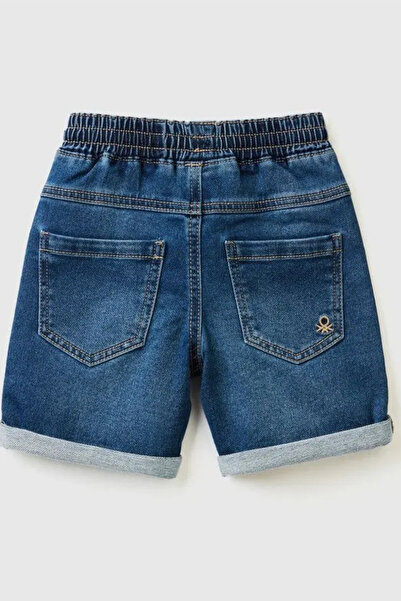 United Colors of Benetton Erkek Çocuk Mix Logolu Rahat Denim Şort Zürafa Desenli