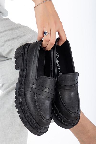 SUİNS SHOES Детайлирани дамски мокасини Andre Buckle