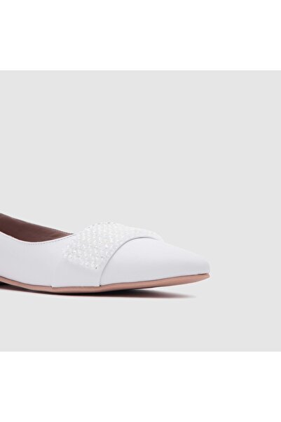 TOGO Beyaz Hakiki Deri Kadın Babet Ayakkabı [060026] – Taş Detaylı & Sivri Burun