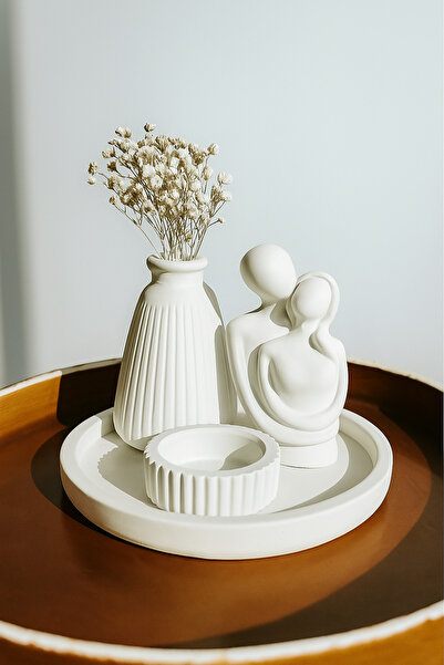 Havalı Tasarım Konik Vazo Ve Sarılan Sevgili Figürlü Tealight Mumluk – Romant...