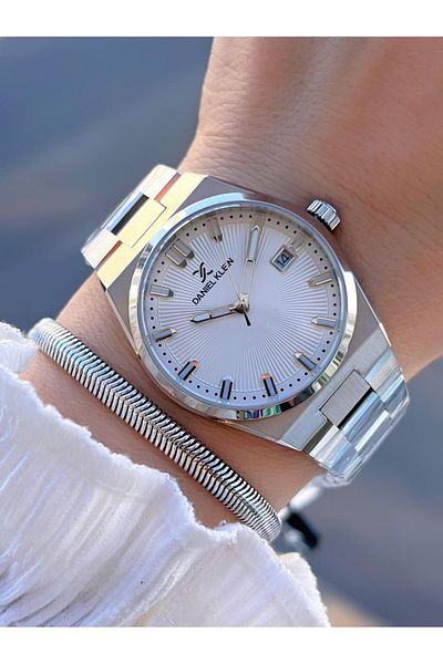 Daniel Klein 3 Atm Water Resistant Retro Vintage Steel Band Women's Wrist Watch and Bracelet Set - S13870.1