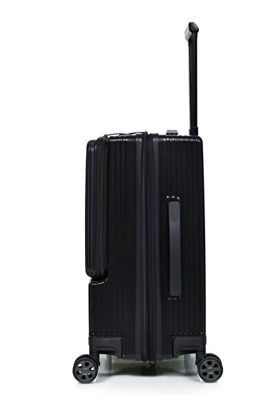 MORANO Morano Carry-On Luggage is a lightweight, thick, strong suitcase with 4 spinner wheels.