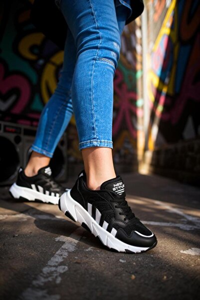 Afşin حذاء رياضي نسائي يومي مريح باللونين الأبيض والأسود من NStyle