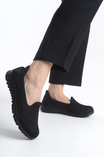 LexasUs حذاء مشي نسائي أسود من إسفنج ميموري فوم لتقويم العظام من Anne Ballet