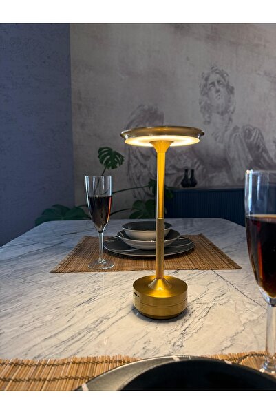 Home Zarif Metal Gövdeli, Şık LED Masa Lambası - İnce Tasarım, Güçlü Işık