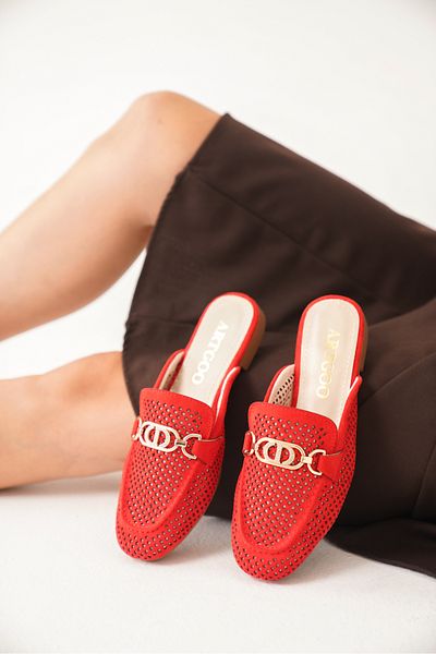 Artgoo Red Women's Daily Casual Hole Masculine Closed Front Rhinestone Daily Home Beach Slippers