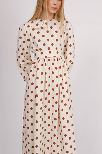 GAVLİA Φόρεμα με κρεμ χρώμα καφέ πουά με ζώνη