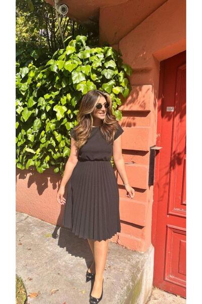 MODA Γυναικείο κοντομάνικο ανοιχτό γιακά ελαστική μέση πλισέ κοντό εισαγόμενο κρεπ φόρεμα