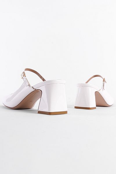 Capone Outfitters Nancy Medium Heeled Banded Closed Toe Women's Slippers