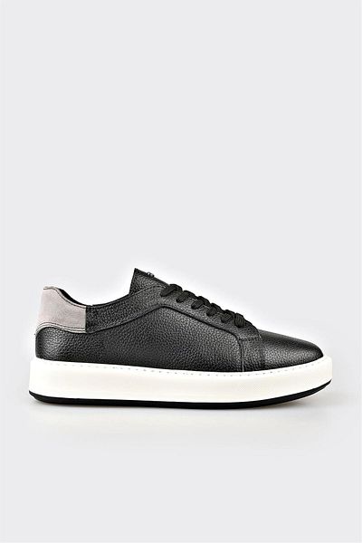 Elle Shoes حذاء رياضي جلد أسود للرجال