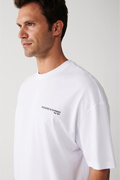 Avva Férfi fehér 100% pamut nyakú nyomott póló A31y1180