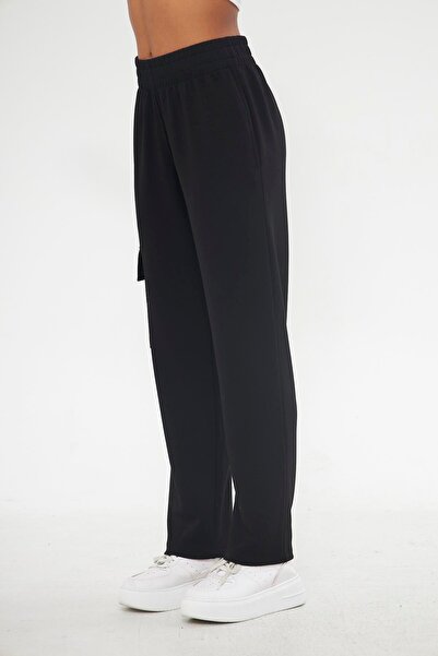 Chandraswear Black Women's Cargo Pocket Trousers - Magi