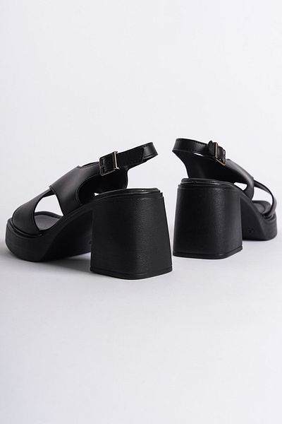 Capone Outfitters Platform Cross Strap női szandál