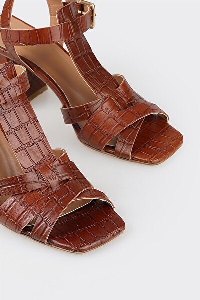 Elle Shoes Hnědé kožené dámské sandály na podpatku