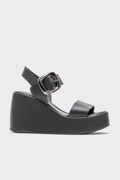 Elle Shoes Siyah Deri Kadın Dolgu Topuk Sandalet