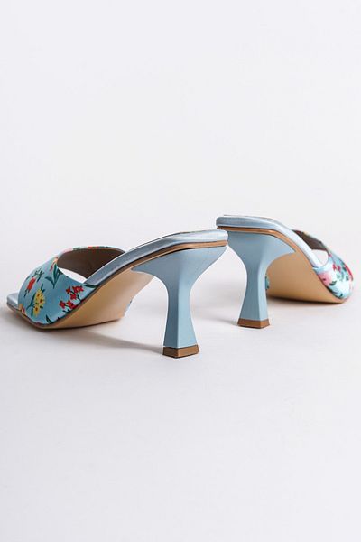 Capone Outfitters Γυναικείες παντόφλες Maura Blunt Toe με μονό λουράκι με τακούνι κλεψύδρας