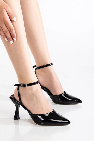 DİGGO Women's Patent Leather Buckle Heeled Shoes