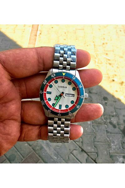 aks Coordinated watch design