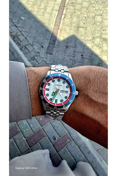 aks Coordinated watch design