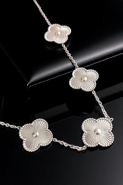 Lina Tia Kadın Çelik Zincirli Su Yolu Gümüş Kaplama Çoklu Yaprak Yoncalı Işınsal Çizgili Tasarım Model Kolye