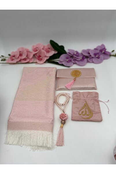 Uğurlu Hac Lüx nakışlı keseli secade seti