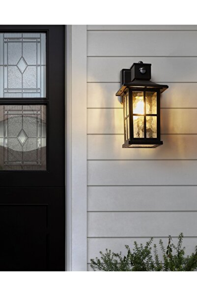 BELIANI Siyah Hareket Sensörlü Dış Mekan Duvar Lambası, Şık Tasarım ve IP44 Koruma