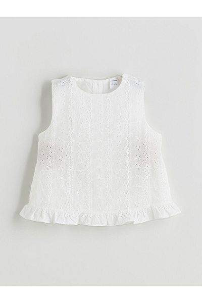 LC Waikiki Ecru Embroidered Girl's Blouse and Shorts 2-Piece