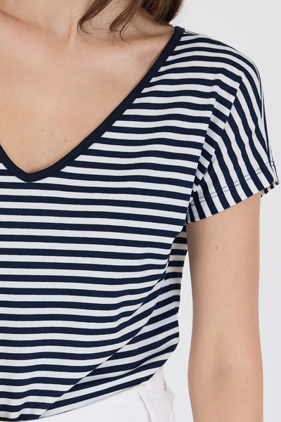 Rodi Front Back V-Neck Black Women's T-Shirt 0003