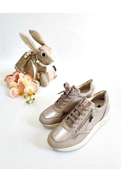 Of&Off Women's Genuine Leather Textured Shoes