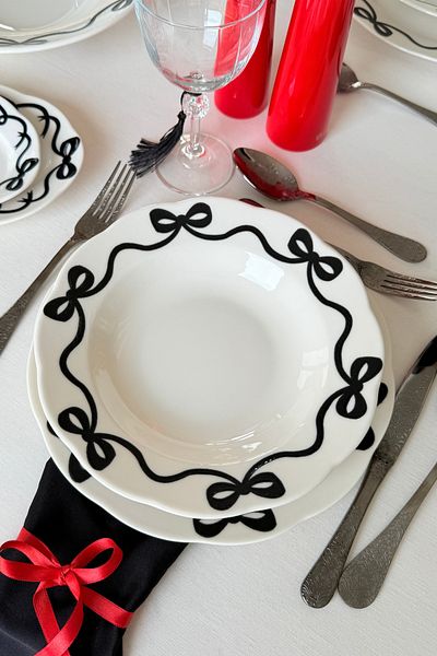 porselenden Bow 4 Pieces Off White Premium Porcelain 23 cm Pit Plate Set Black Ribbon Pattern Dinner Plate
