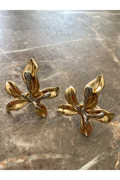 Luvitaaksesuar Altın Renk Lale Formlu 3D Tasarım Küpe