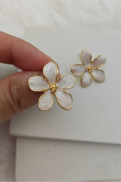 KYOLA DESİGN White 5 Petal Flower Gold Women's Earrings