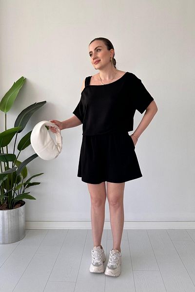 MaziButik Shoulder Strap Shorts Jumpsuit Black