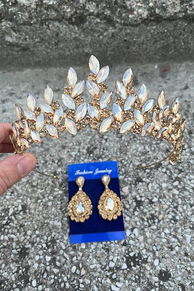 Hobigram Regina Gold Bridal Henna Crown Special Occasion Accessory Women's Crown and Drop Shuttle Earrings Set
