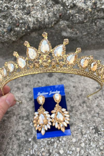 Hobigram Renata Gold Bridal Henna Crown Special Occasion Accessory Women's Crown and Wide Shuttle Earring Set