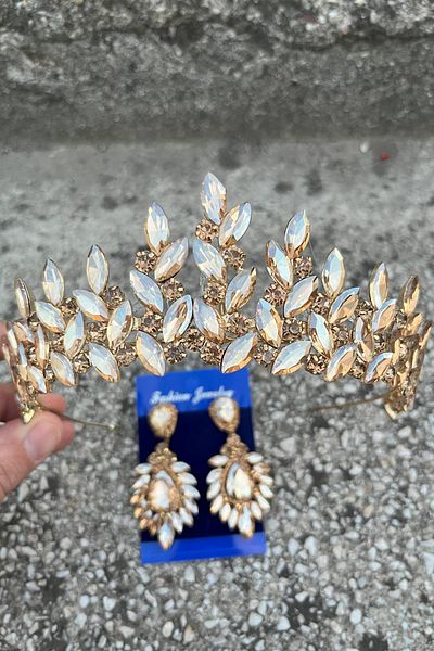 Hobigram Regina Gold Bridal Henna Crown Special Occasion Accessory Women's Crown and Wide Shuttle Earring Set