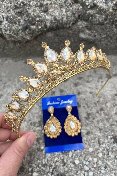 Hobigram Renata Gold Bridal Henna Crown Special Occasion Accessory Women's Crown and Drop Shuttle Earring Set