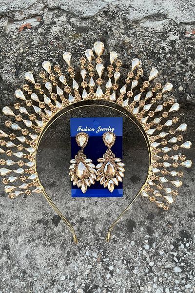 Hobigram Michaelle Gold Bridal Henna Crown Special Occasion Accessory Women's Crown and Wide Shuttle Earrings Set