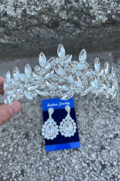 Hobigram Regina Silver Bridal Henna Crown Special Occasion Accessory Women's Crown and Drop Shuttle Earring Set