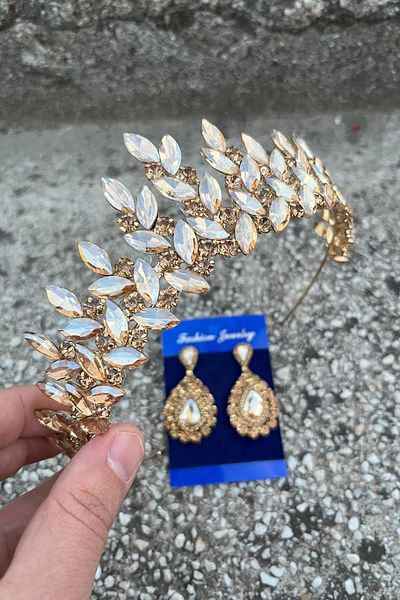 Hobigram Regina Gold Bridal Henna Crown Special Occasion Accessory Women's Crown and Drop Shuttle Earrings Set