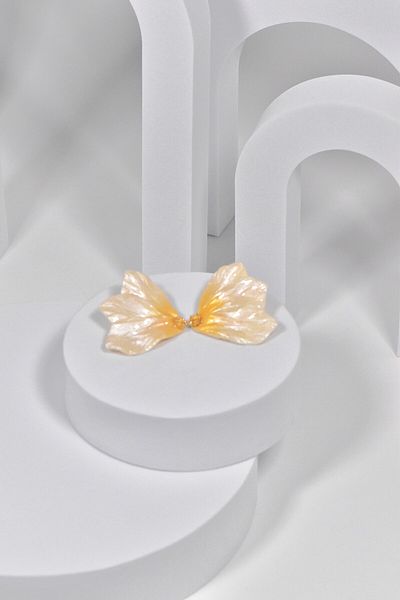 NARRU Handmade NARRU earrings, half flower, in shades of yellow, cream and gold, Mary 01
