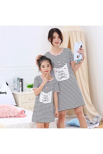 zzz sleep good sleeping !!! Girls' nightgown in black and white stripes
