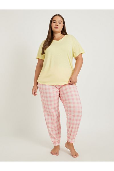 Styli Plus Size Slubbed V Neck T-Shirt and Checked Cuffed Pyjama Set