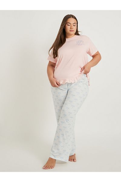 Styli Plus Size Slogan Print Ruffle Hem T-Shirt and Pyjama Set