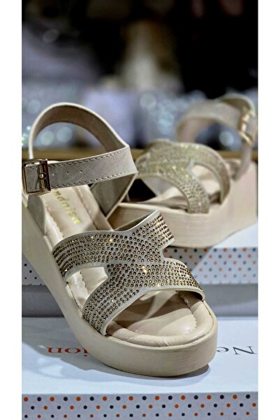 Shoes'n Women's Double Strap Adjustable Belt Detailed Sandals