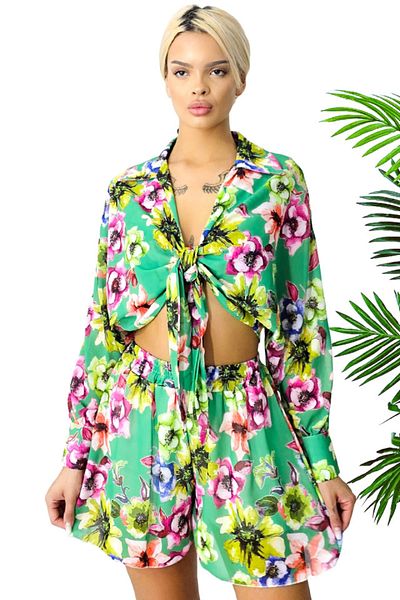 FashionForYou AdeLLa summer outfit, with a flowy shirt and shorts, Green, Size S/M