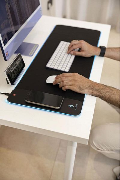Atom Atom RGB Desktop Pad