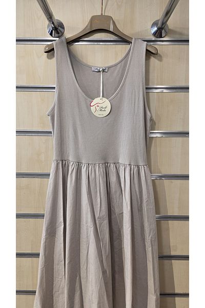 Park Moda Ιταλικό φόρεμα με μηδενικό μανίκι με γαρνιτούρα με απλό σχέδιο