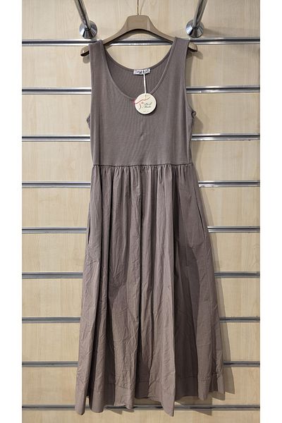Park Moda Ιταλικό φόρεμα με μηδενικό μανίκι με γαρνιτούρα με απλό σχέδιο
