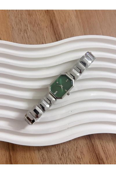 LOOQ Stylish Design Wonder New Model Women's Wristwatch